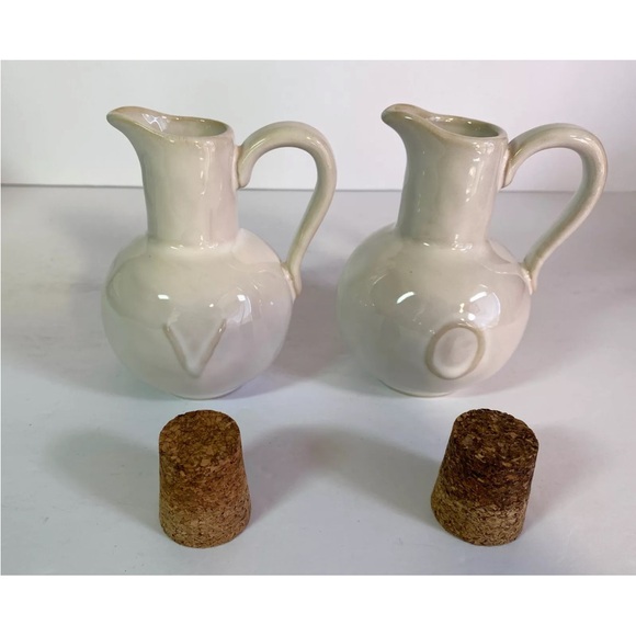 Set of Pottery Barn Oil & Vinegar Cruets, 4 Dipping Plates and Metal Caddy - Picture 5 of 13